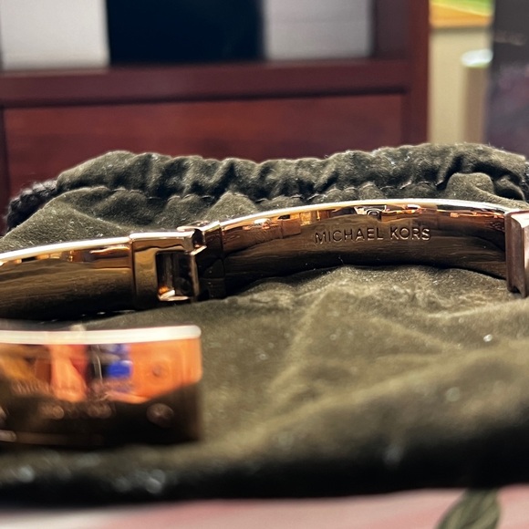 Michael Kors Pave Logo Plaque Gold Bangle - Picture 9 of 16